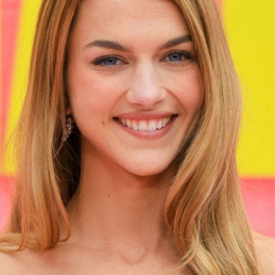 chloe-east